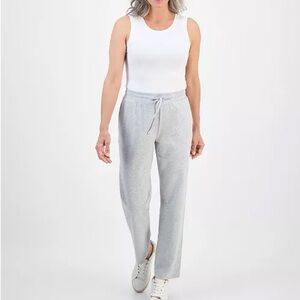 Style & Co. Light Gray Women’s Medium Petite Joggers. NWT.